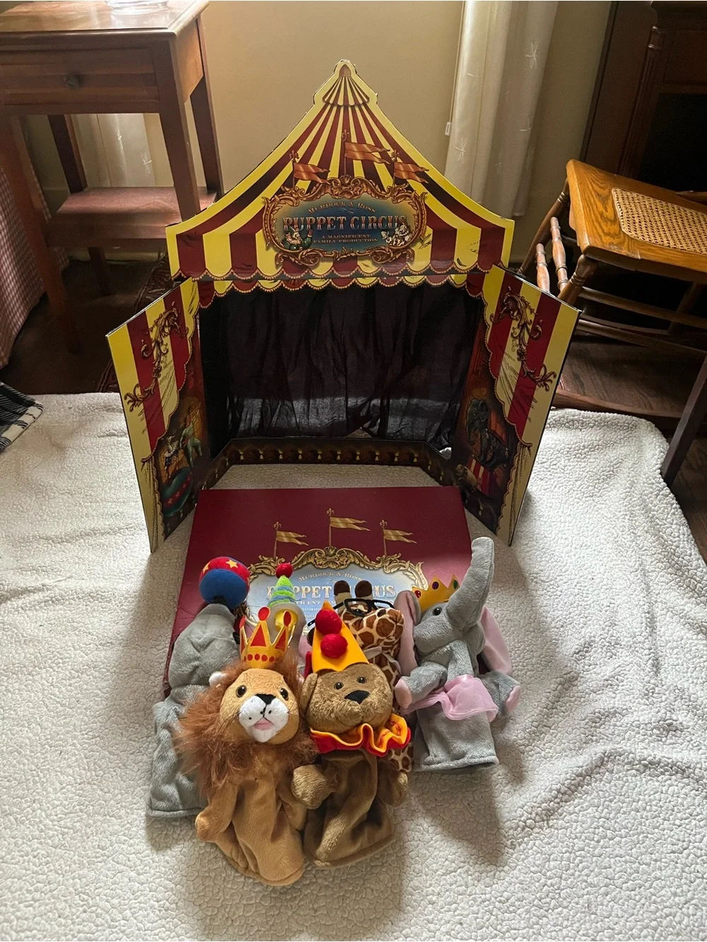 Plush Circus Animal Hand Puppets Set and Stage - Multicolor